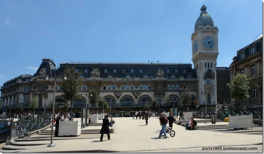 Gare de Lyon à Paris, vue extérieure de la façade
