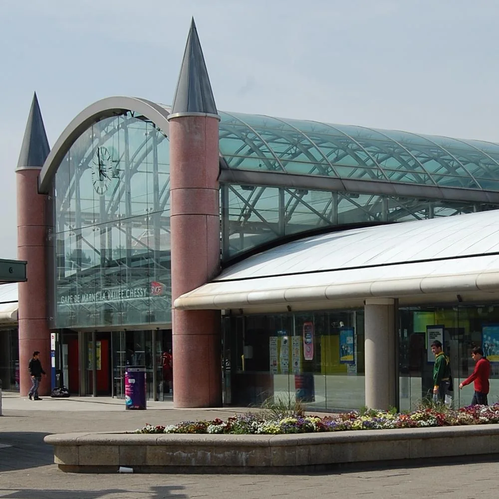 Gare Marne-la-Vallée Chessy, façade vitrée