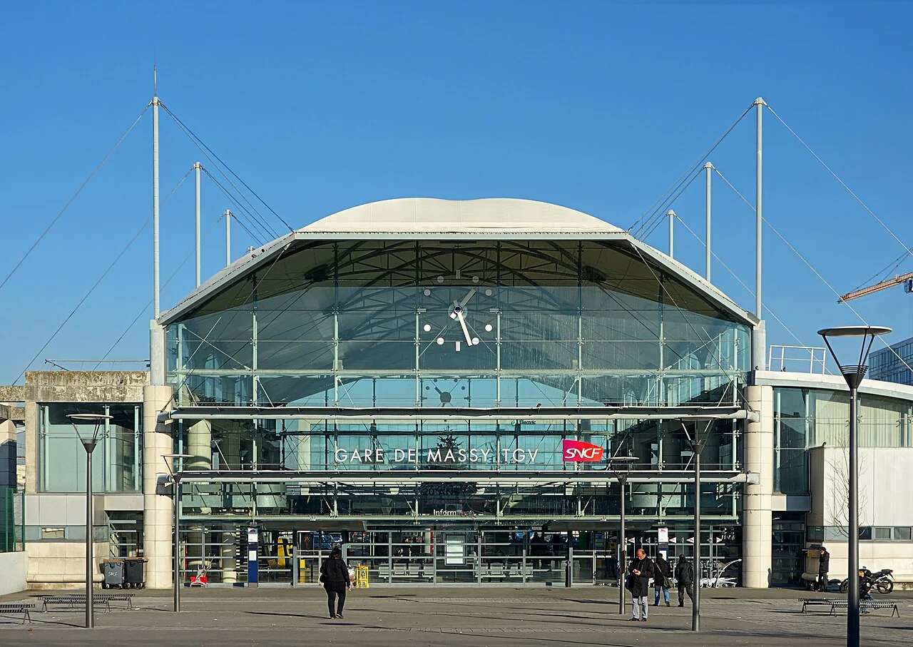 Gare de Massy TGV, façade principale vitrée