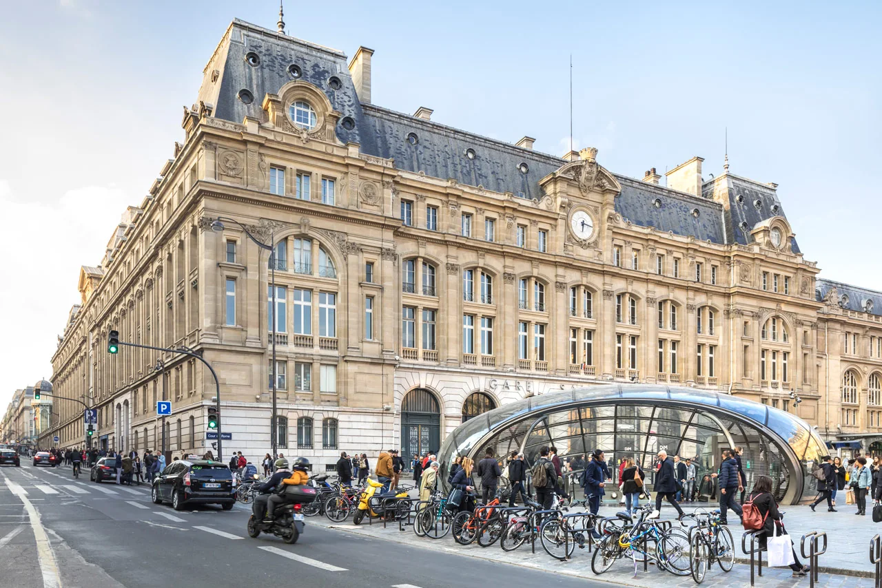 Gare Saint-Lazare à Paris, vue extérieure